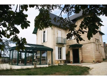 achat château 8 pièces 288 m2 33710 bourg immobiliere de l'e