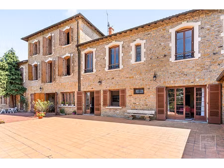 chessy  maison de 964.65 m² de plancher avec piscine  tennis et dépendances