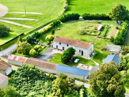 maison à vendre à monts-sur-guesnes (86420) - vienne