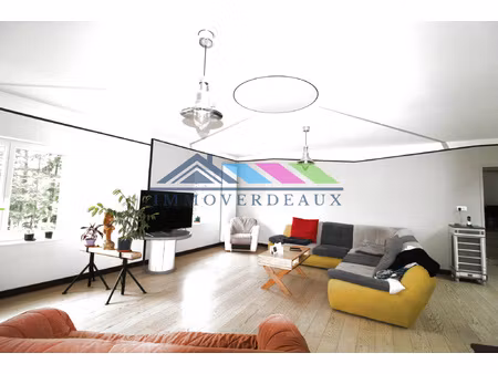 grande maison située au calme près des lacs de pierre percée