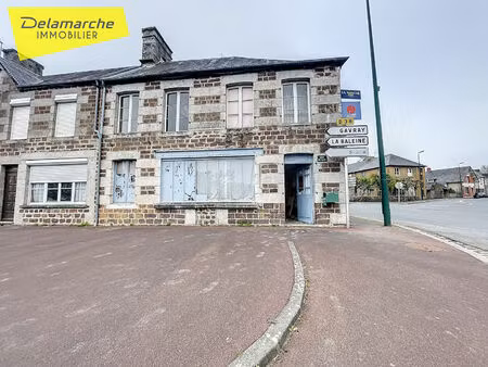 a vendre maison dans le bourg à saint denis le gast