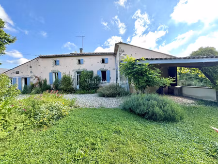 jolie maison en pierre de 220m2 au calme sur sa jolie parcel