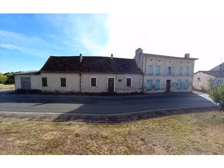 maison de bourg à 10 minutes de montpon ménestérol.