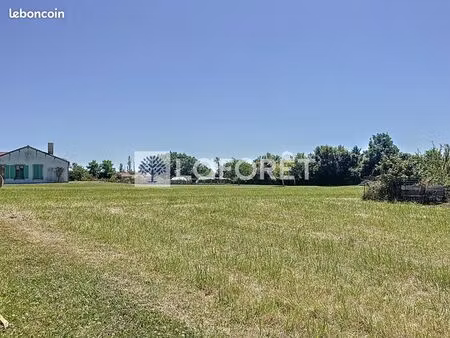 terrain 4 387 m² la peyratte