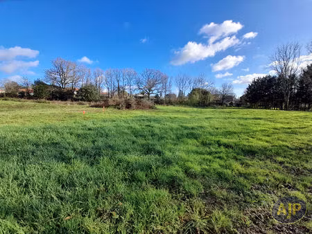 terrain le champ saint pere 949 m2