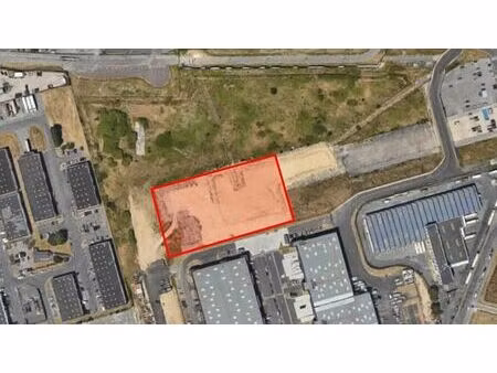 location terrain orly 9 000 m²