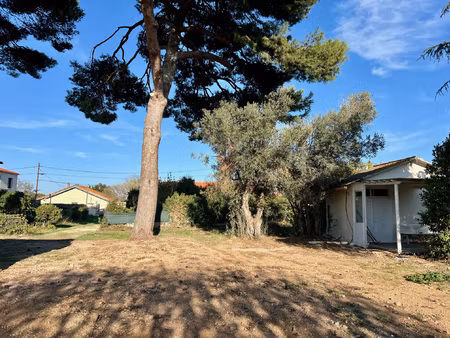 sète  quartier du barrou  terrain de 737m2 environ 