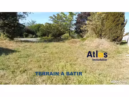 terrain 380 m² aigondigne
