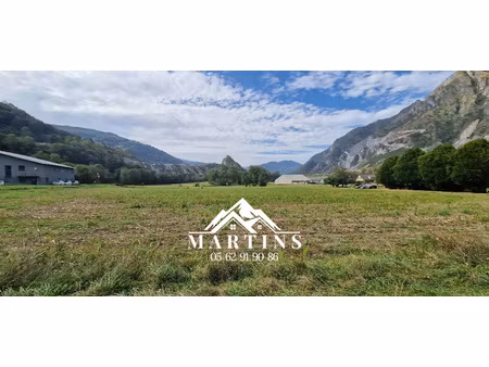 terrain à bâtir situé entre argeles et lourdes.