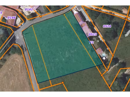 terrain à bâtir d'environ 4000m2 hors lotissement!