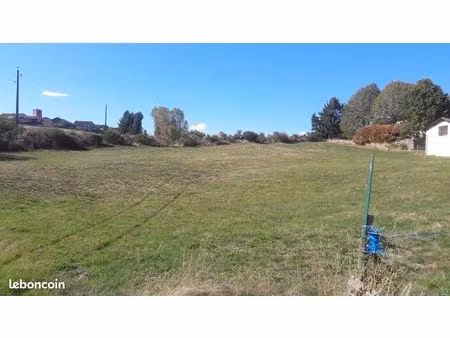 terrain constructible de 3501m2