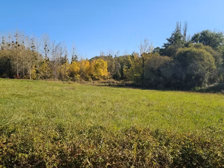 terrain de 6024m2 avec accès à pied au centre de villamblard