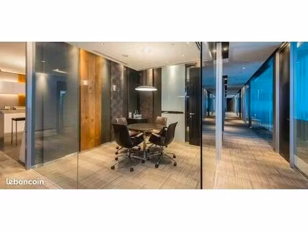 local 107 m² jassans-riottier