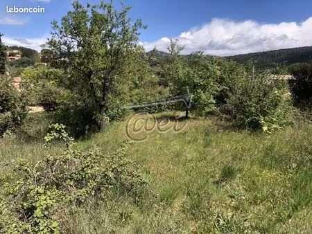 terrain 2005 m² aups