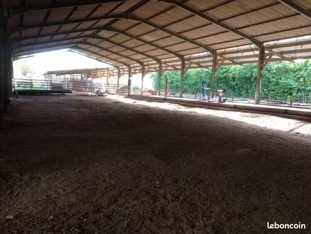 hivernage/gardiennage de votre véhicule  camping-car  caravane  bateau  voiture