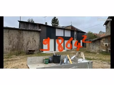 a louer plusieurs garage / box centre couhé