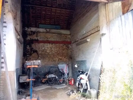 garage à céder ou à louer