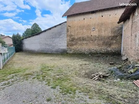 grange de 80m2 a rénover sur terrain constructible de 292m2