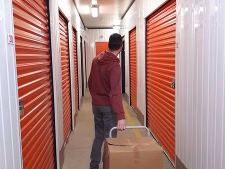 location de box sécurisés de 1 à 350 m² en libre accès cholet