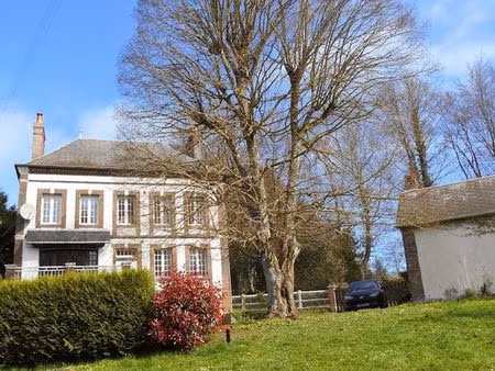 a 1h30 de paris  maison de maitre à fort potentiel