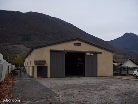 locaux de stockage ou d' activité  parking