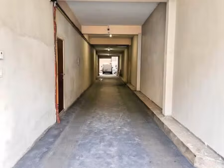 depôt/ entrepôt + bureaux en bon 2tat a vendre