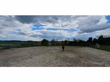 terrain conty 3940 m2