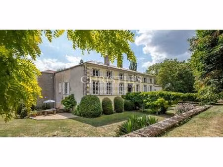 château parthenay (79)