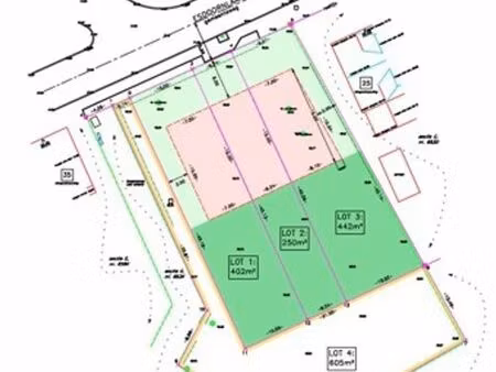 terrain à bâtir pour une construction semi-ouverte dans un q