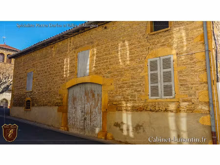 grange en pierres à aménager avec terrasse