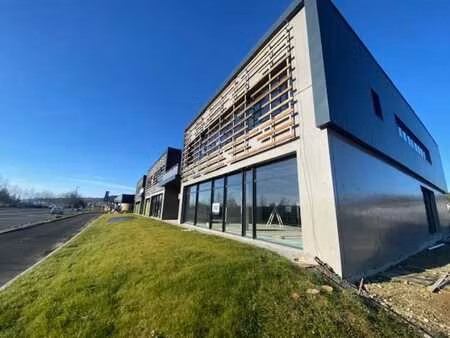 location commerce 457 m² à landerneau (29800)