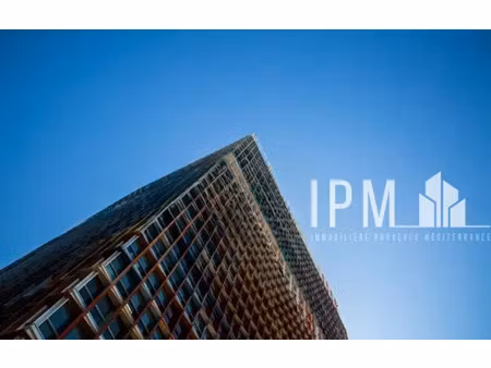 a louer local professionnel 80 m² la fare-les-oliviers