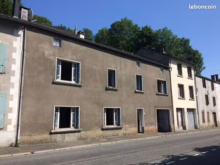 maison de village murat-sur-vèbre