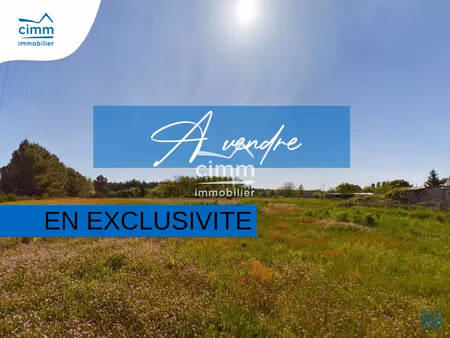 terrain constructible de 8300 m²