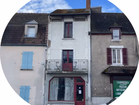 auv 1141 : maison de village habitable de 3x30m2  grenier  c