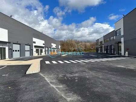 location local industriel 218 m² à savigny-le-temple (77176)