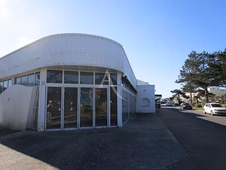 location locaux professionnels 218 m² à saint-jean-de-monts (85160)  2 500 €