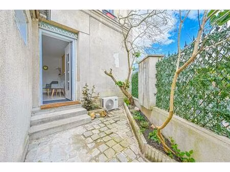 les lilas _ studio de 29m2 en parfait etat avec terrasse et cave