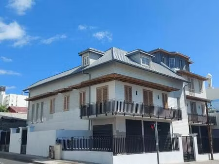 a saisir! a louer 1 local commercial neuf (divisible) hyper-centre ville de saint-denis