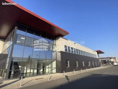 local d'activité 956 m²