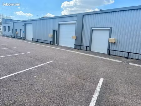 à louer 1 bureau ou stockage de 20m2 ou 40m2 avec une place de parking