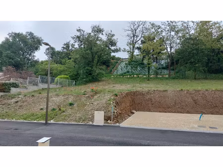 terrain à batir dans lotissement à eymeux de 479 m2 libre de