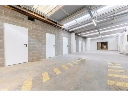 32 box self-stockage à louer apd 59€ ttc de 5 à 18 m² !