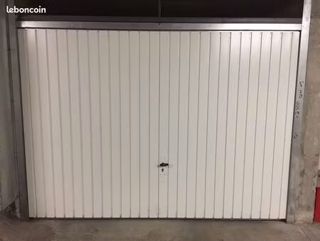 box a vendre - arpajon centre ville - investisseur 5 a 6%