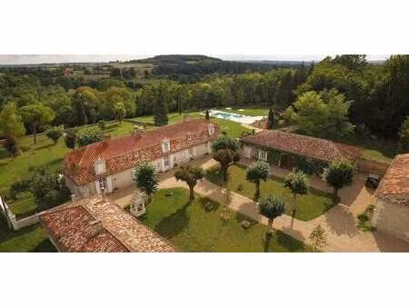 propriété avec piscine et jardin allemans (24)