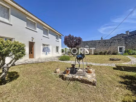 ensemble immobilier - maison d'habitation avec dépendances et terrain