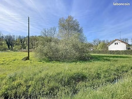 terrain 1 375 m² etouvans