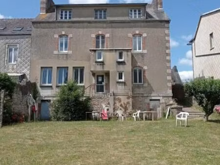 immeuble 380 m² rostrenen