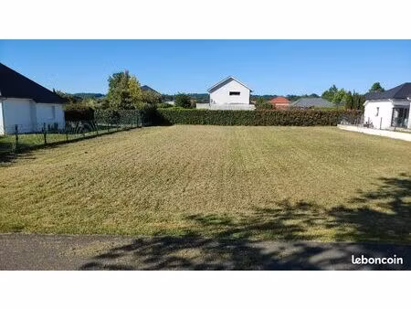 terrain nousty 1100m2