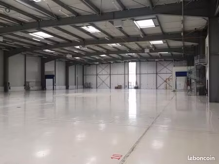 local industriel 2 496 m²